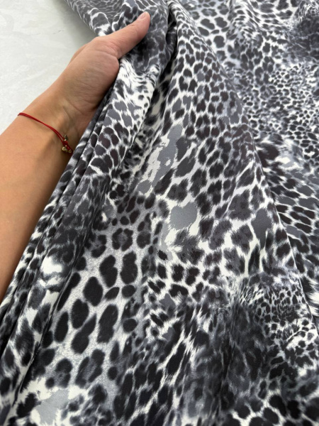 Шикарный лео в сером оттенке, сток CAVALLI