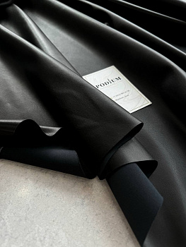 Экокожа в черном цвете, сток BALENCIAGA